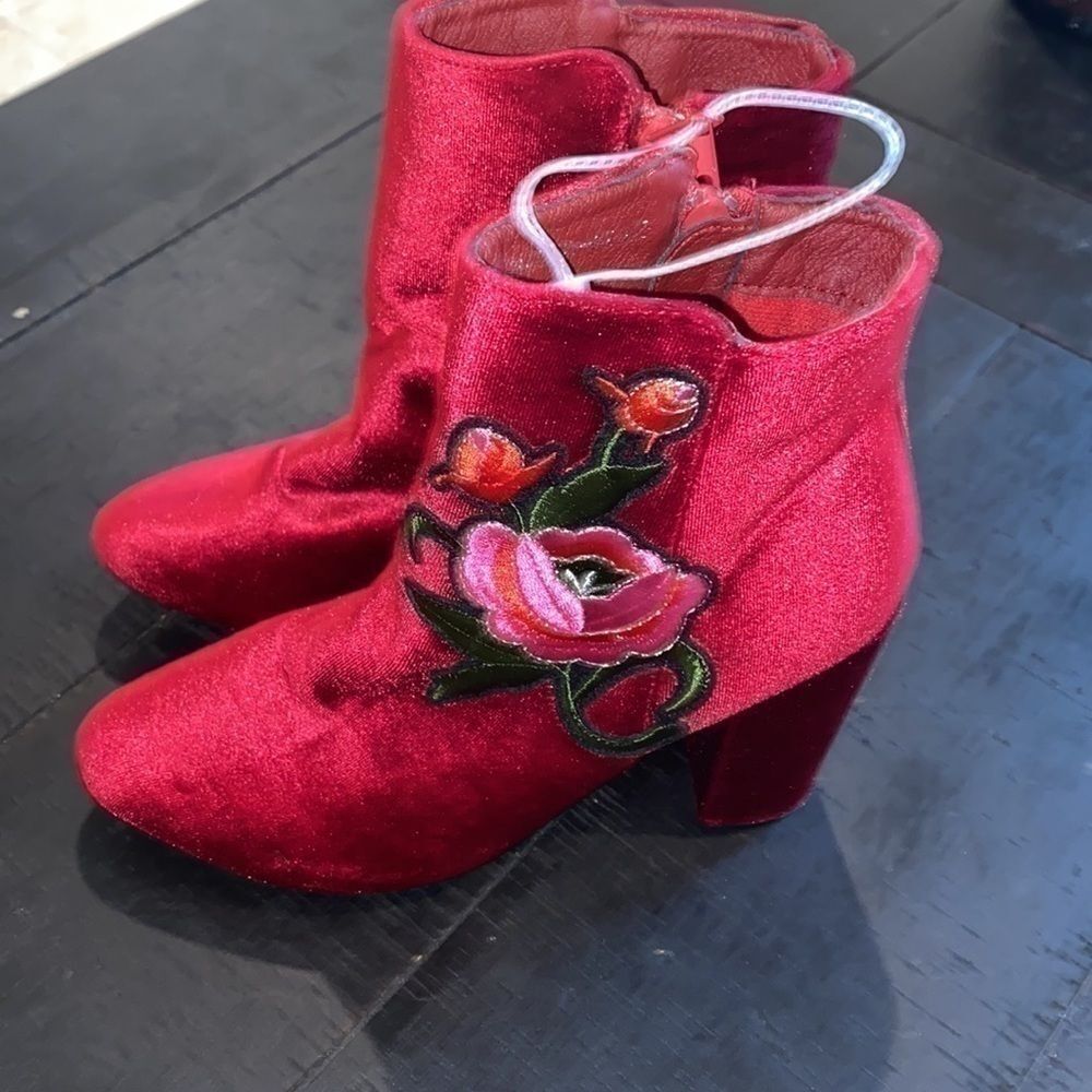 New Red Velvet Floral Booties​​​​​​​​​​​​​​​ Y2K Boho Chic Witchycore - Picture 3 of 9